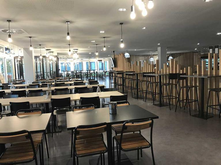 Nouveau concept restaurant d'entreprise Freelance design global